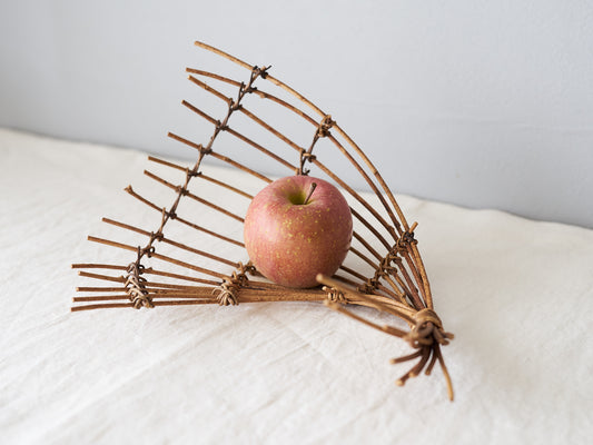 Splayed Fruit Basket / Akebi / Yamagata-JPN 311444-1