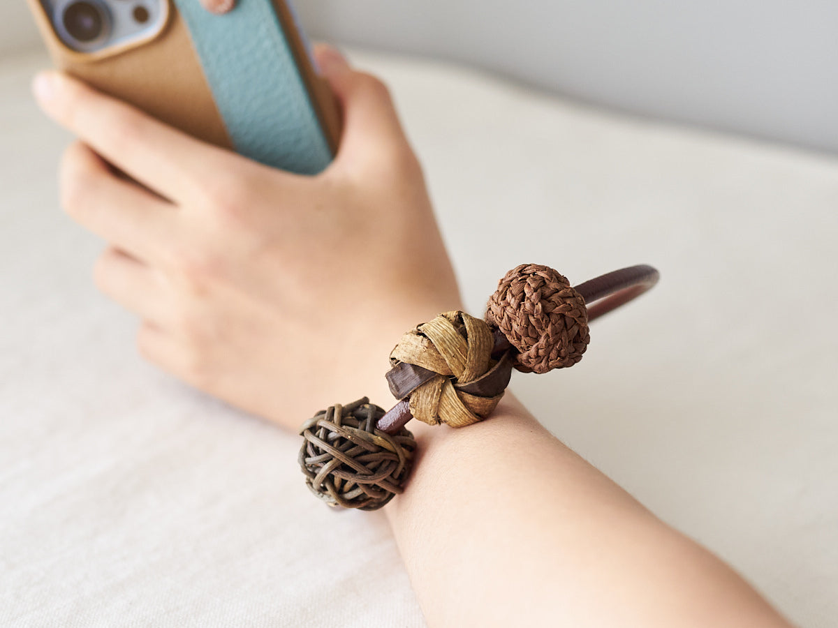 Smartphone Short Strap / Akebi, Walnut & Grapevine / Yamagata-JPN 311436