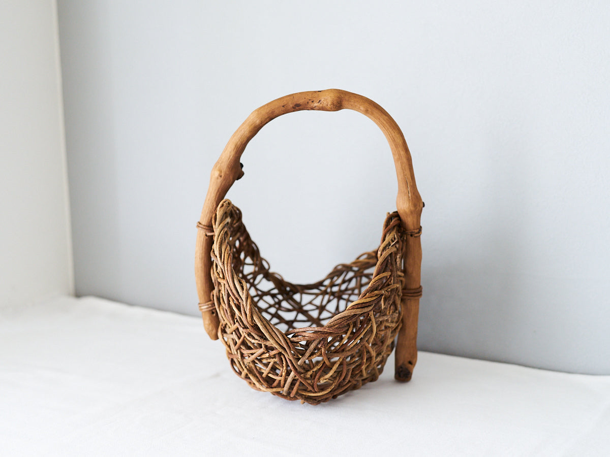 Freeform Weave Basket with Grapevine Handle / Akebi / Yamagata-JPN 311431-1