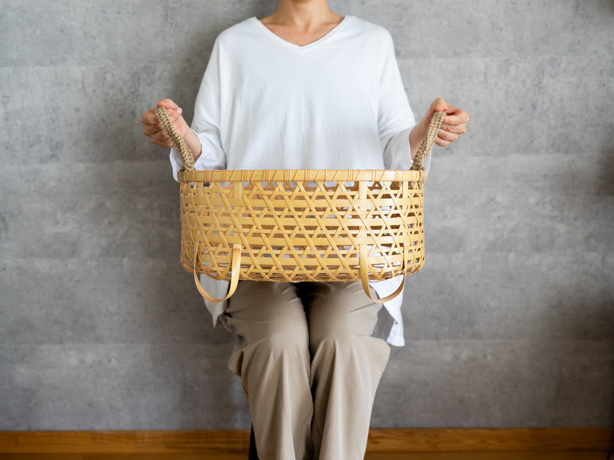 Oval Basket with Feet & Handles / White Bamboo / Tochigi-JPN 350101