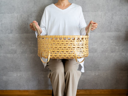 Oval Basket with Feet & Handles / White Bamboo / Tochigi-JPN 350101
