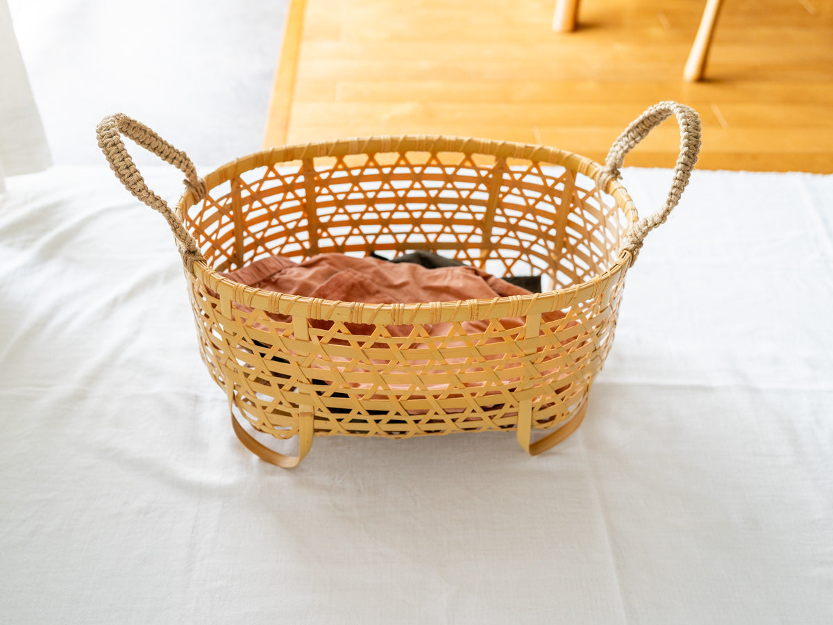 Oval Basket with Feet & Handles / White Bamboo / Tochigi-JPN 350101