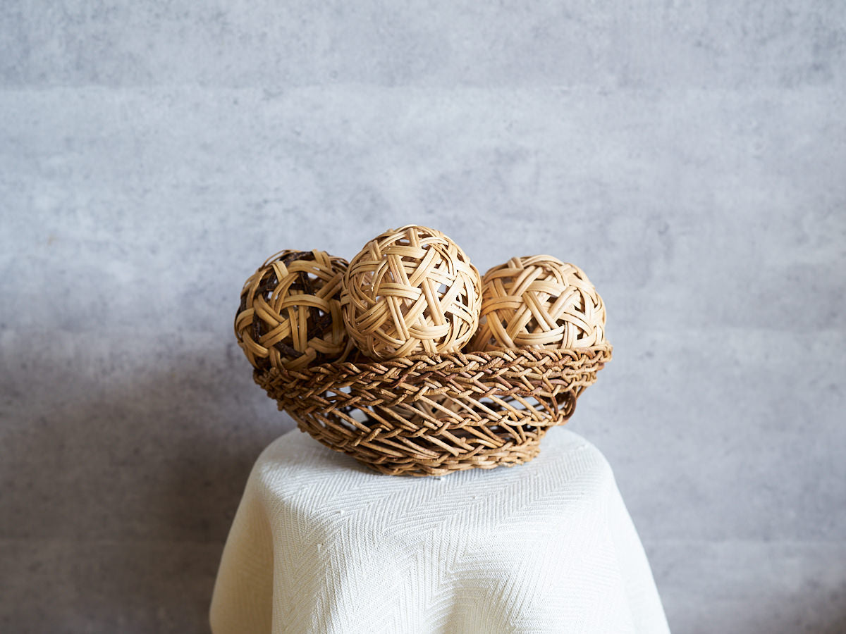 Matatabi Ball Large (With Bark / Peeled) / Matatabi / Yamagata-JPN 311443