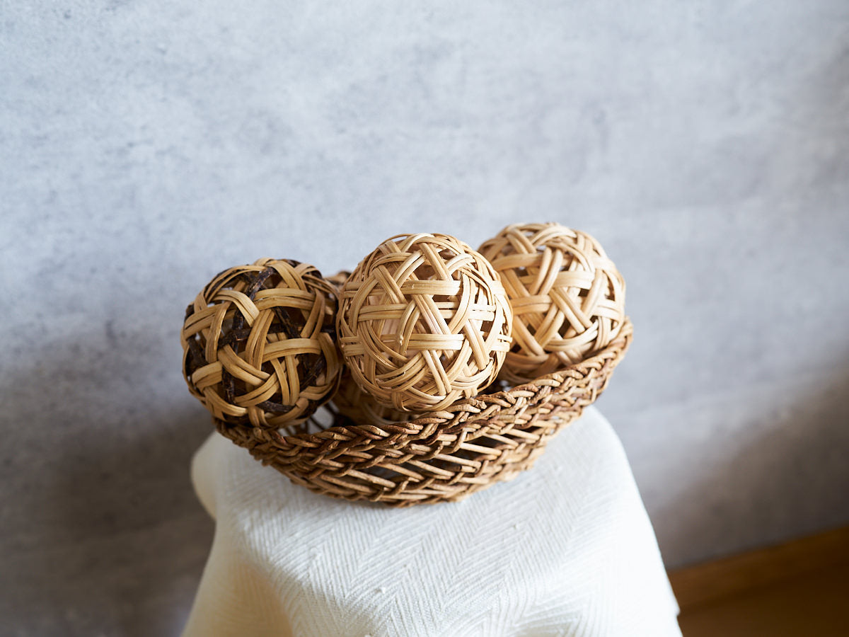 Matatabi Ball Large (With Bark / Peeled) / Matatabi / Yamagata-JPN 311443