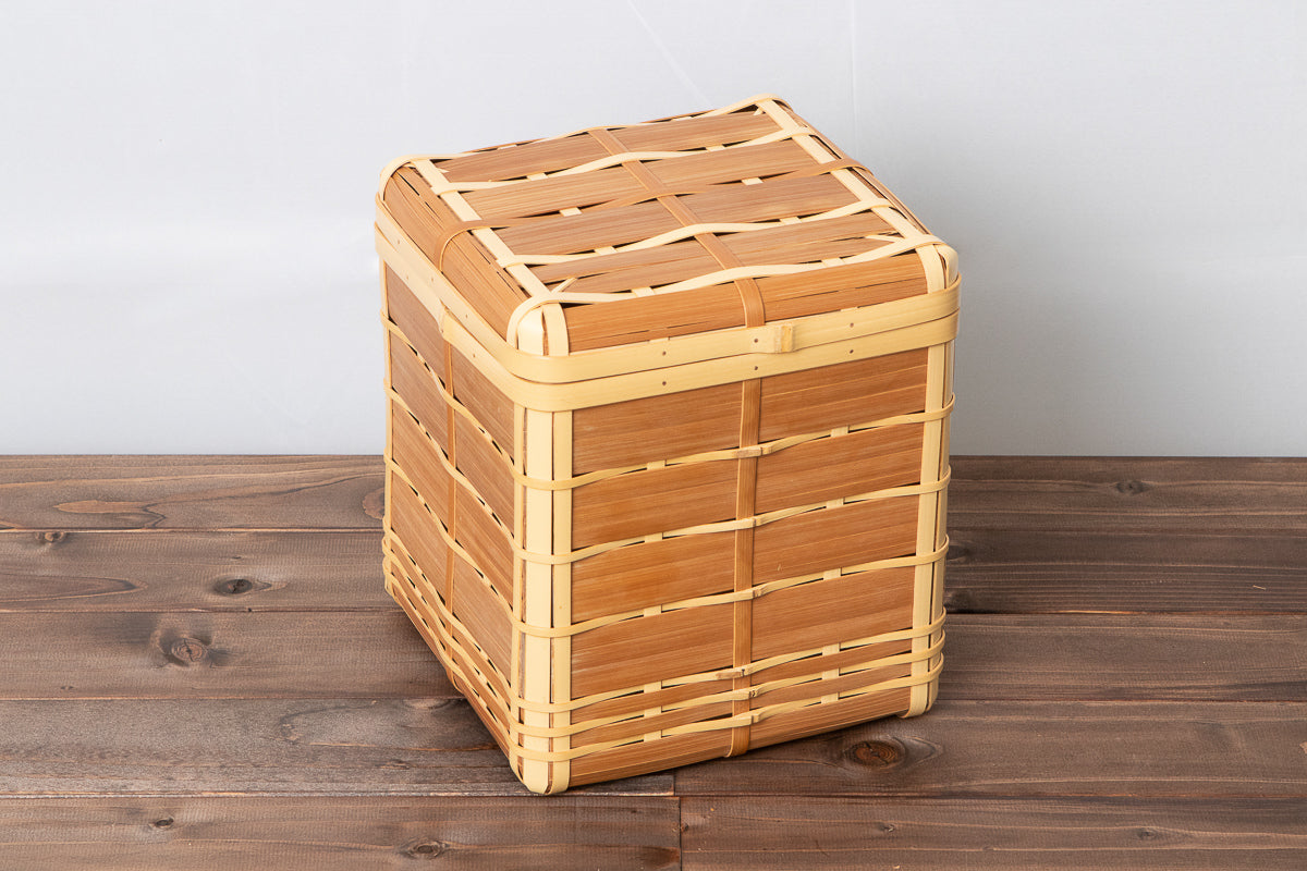 Basket with Lid "Kiritto" / White & Carbonized Bamboo / Oita-JPN 850406