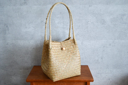 Handbag “Cube” with Closure / Krajood Grass / THA 3115107-1